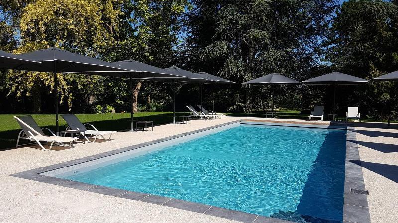 Aux Deux Clefs Hostellerie Groff Biesheim Esterno foto