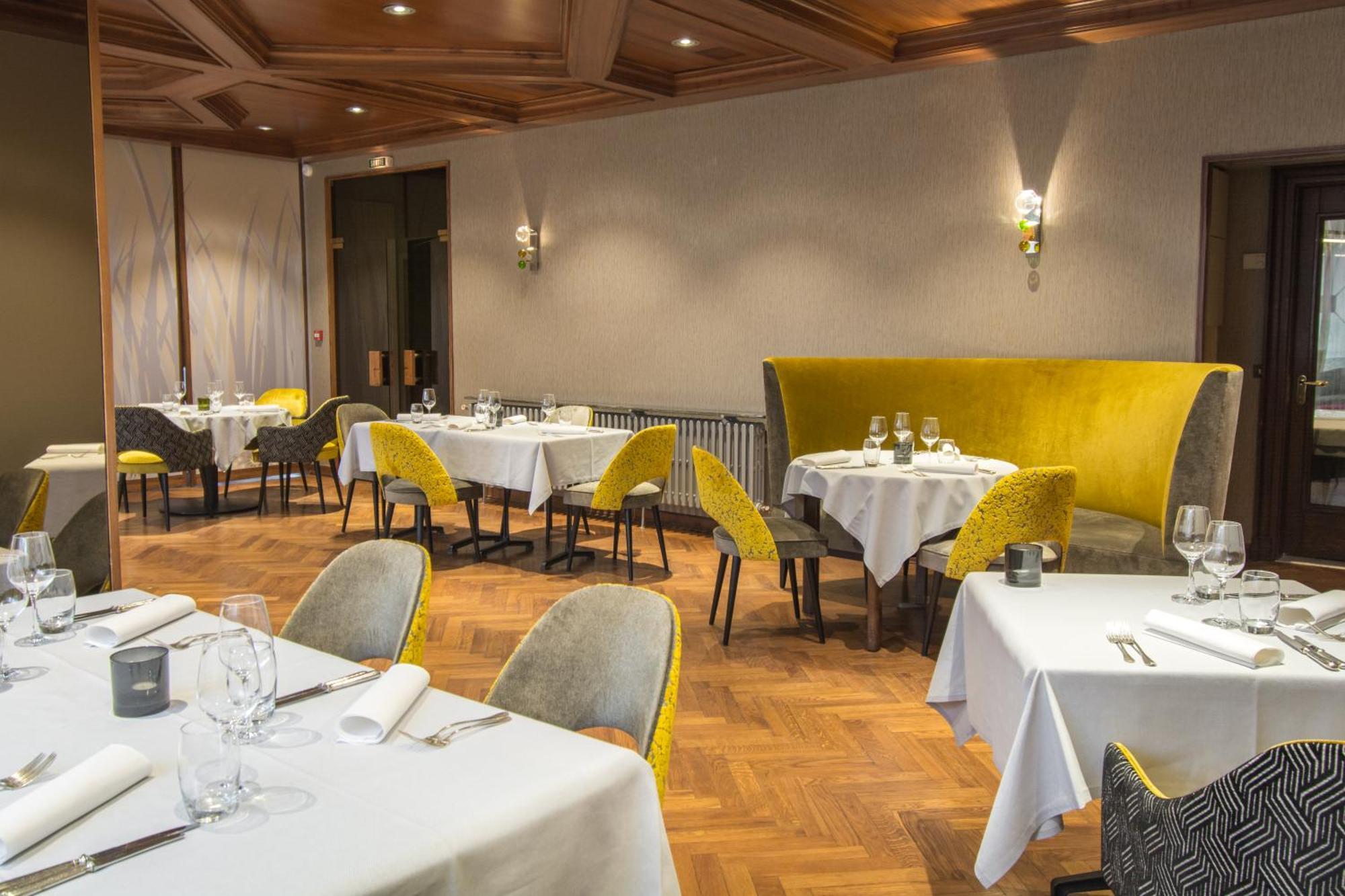 Aux Deux Clefs Hostellerie Groff Biesheim Esterno foto